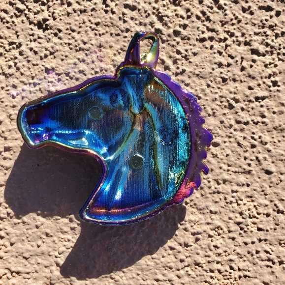 New Carved Multicolor Silver Horse's Head Pendant. - Picture 12 of 12